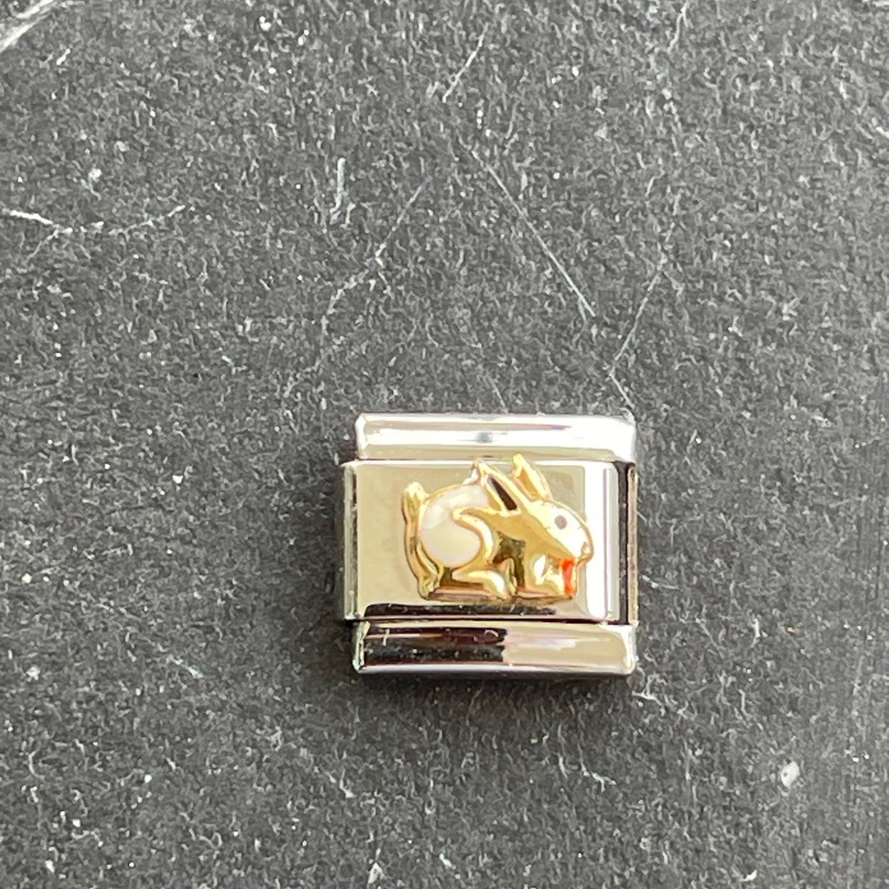 NWOT Zoppini bunny with a carrot charm link